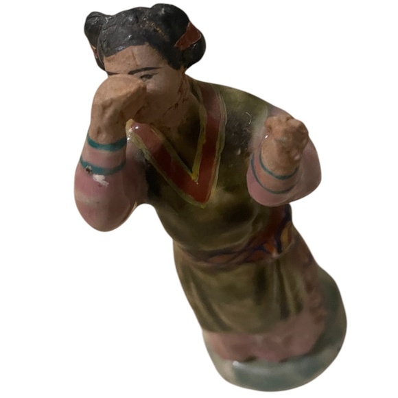 Pair Of Two Vintage Hand‎ Painted Oriental Pottery Figurines - Picture 8 of 9